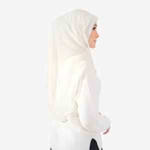 Qisya Lilit in Cream