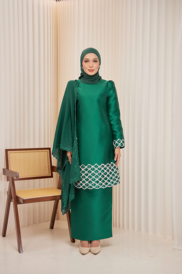 Fatima Series in Emerald Green - Image 3