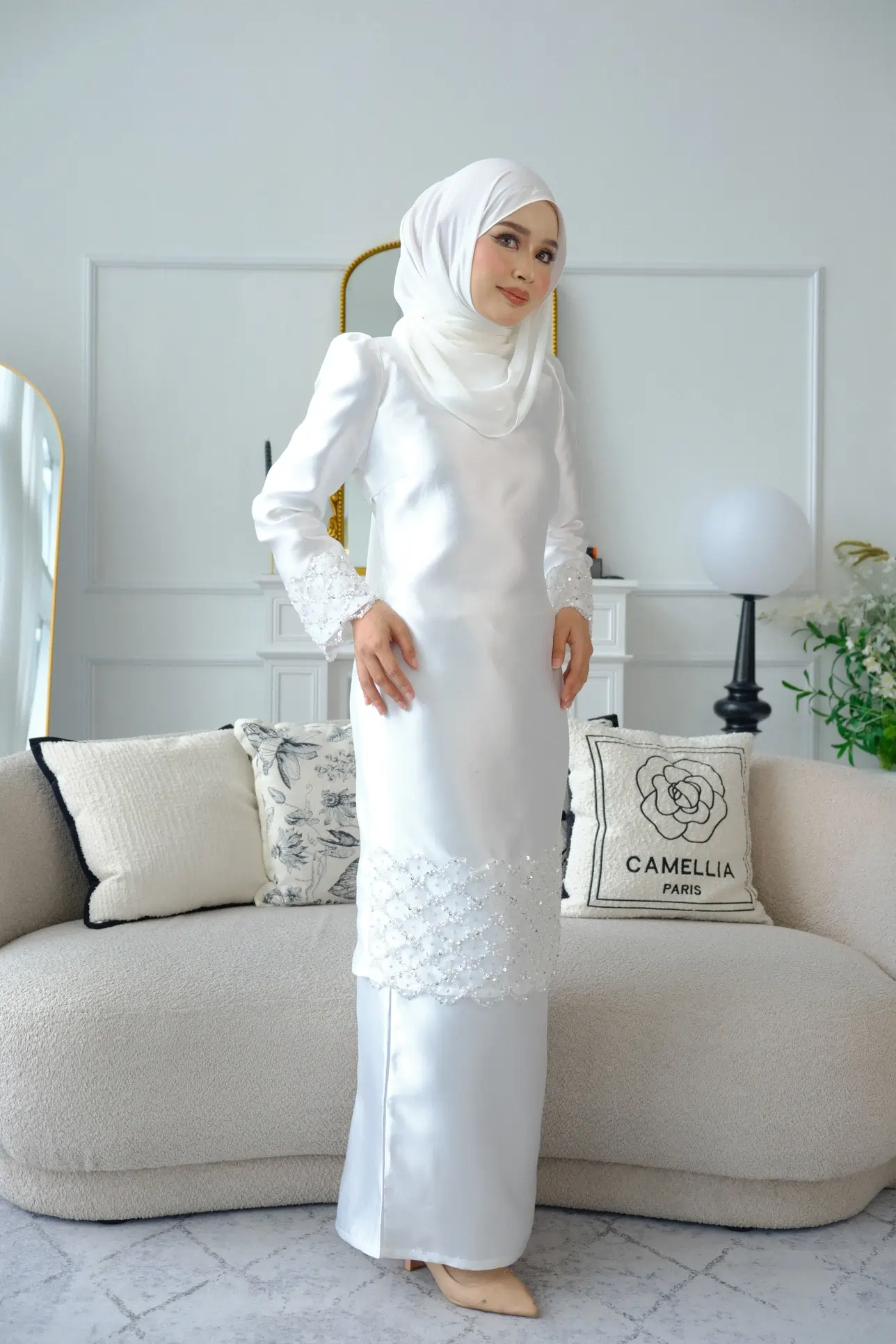 Dahlia Series in Off-white - Image 2