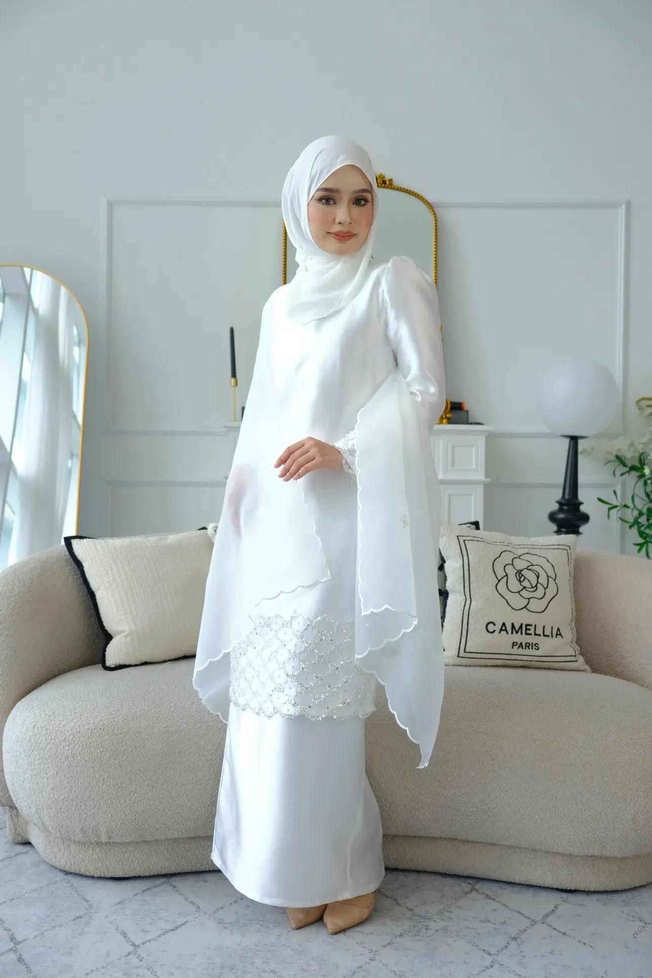 Dahlia Series in Off-white - Image 5