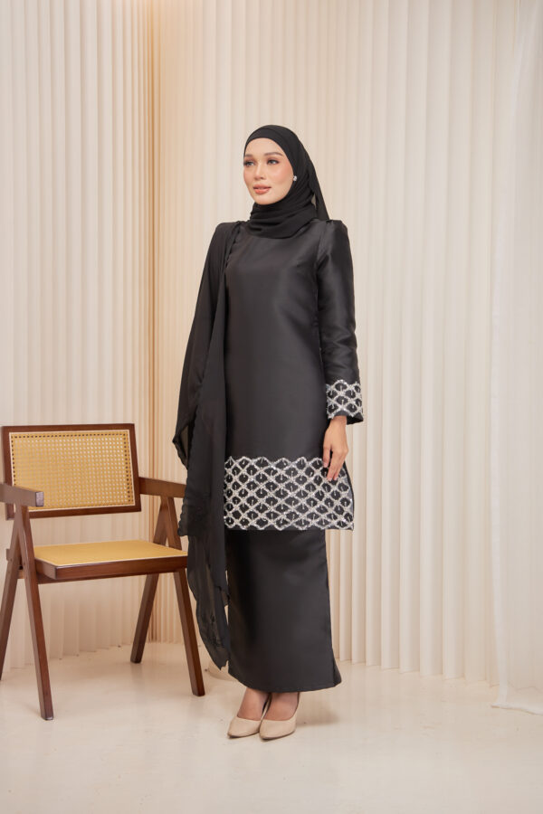 Fatima Series in Black - Image 4