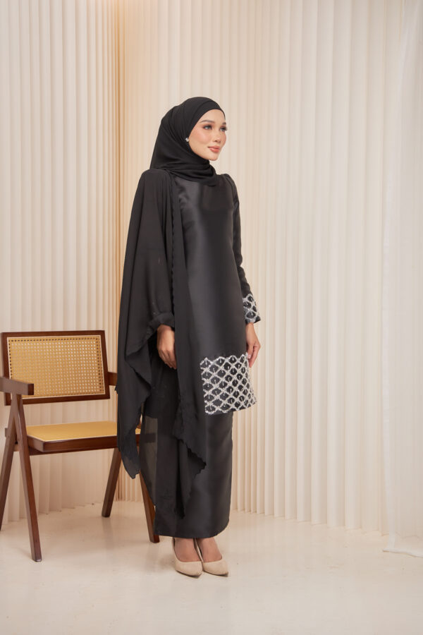 Fatima Series in Black - Image 3