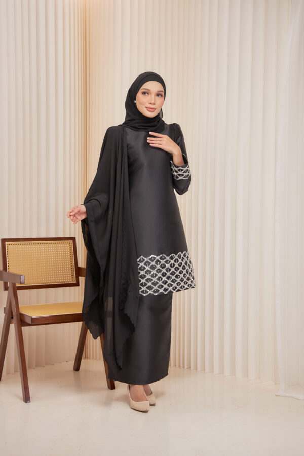 Fatima Series in Black - Image 5