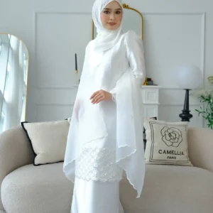 Dahlia Series in Off-white